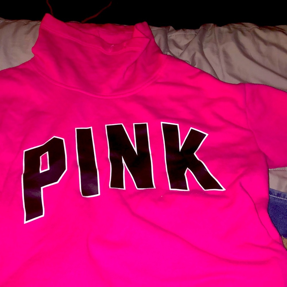 Long sleeve turtle neck pullover